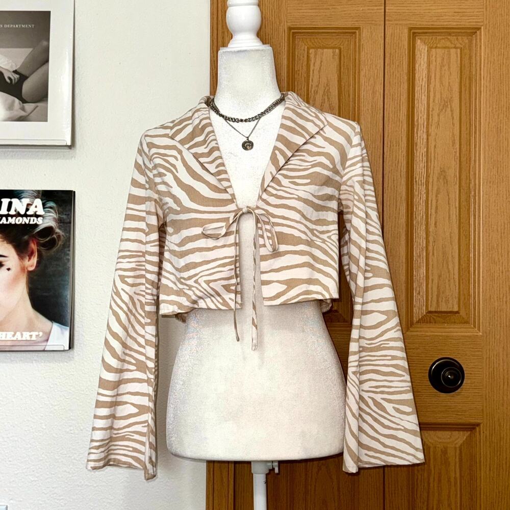 Princess Polly Crop Top Women's 2 Beige White Zebra Print Tie Front Bell Sleeve